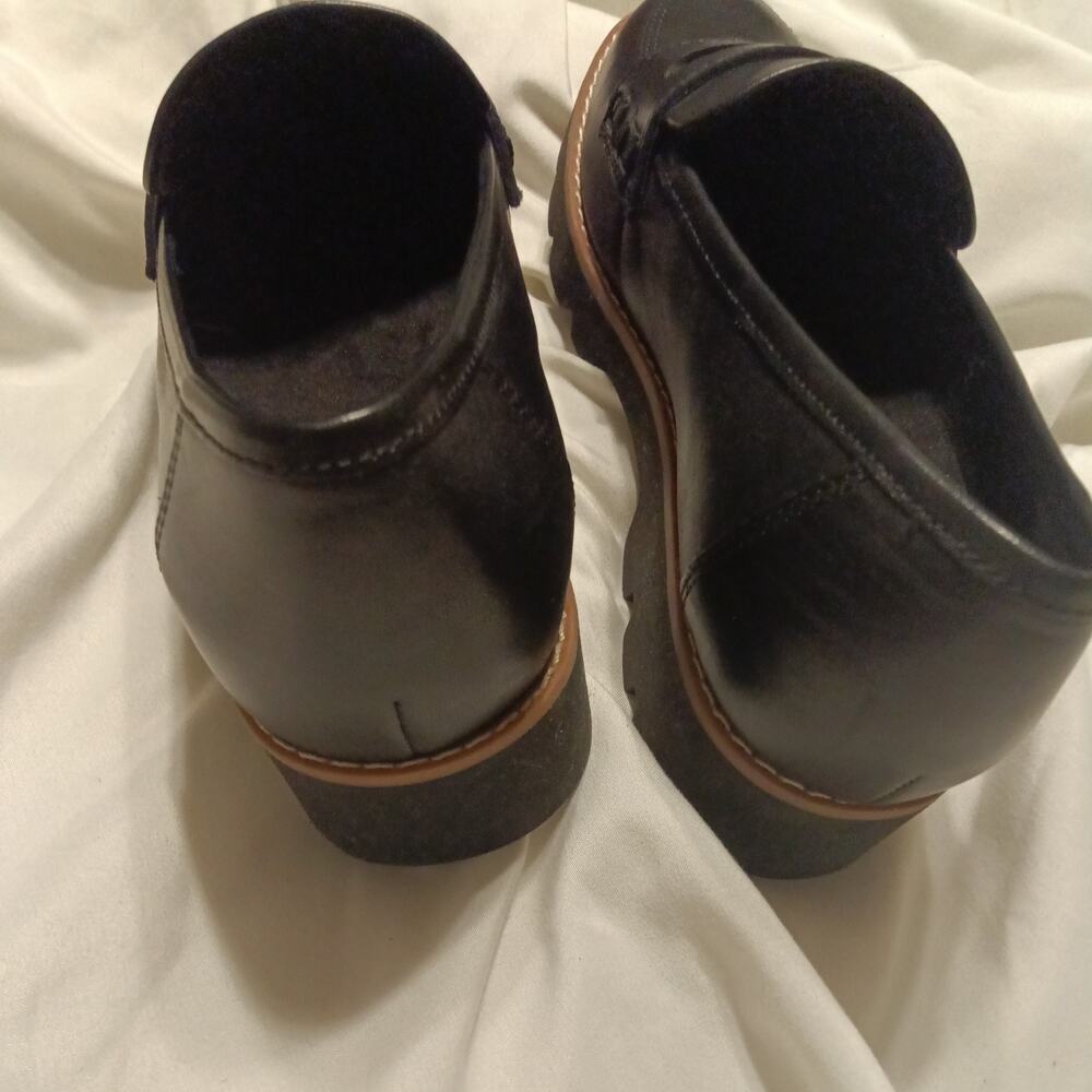 Vionic Women's Cheryl II Leather penny Loafers Black size 5 timeless design - Picture 2 of 4